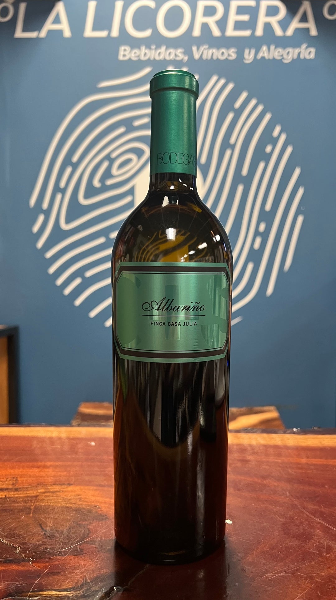 Hispanic + Suizas Albariño Vino