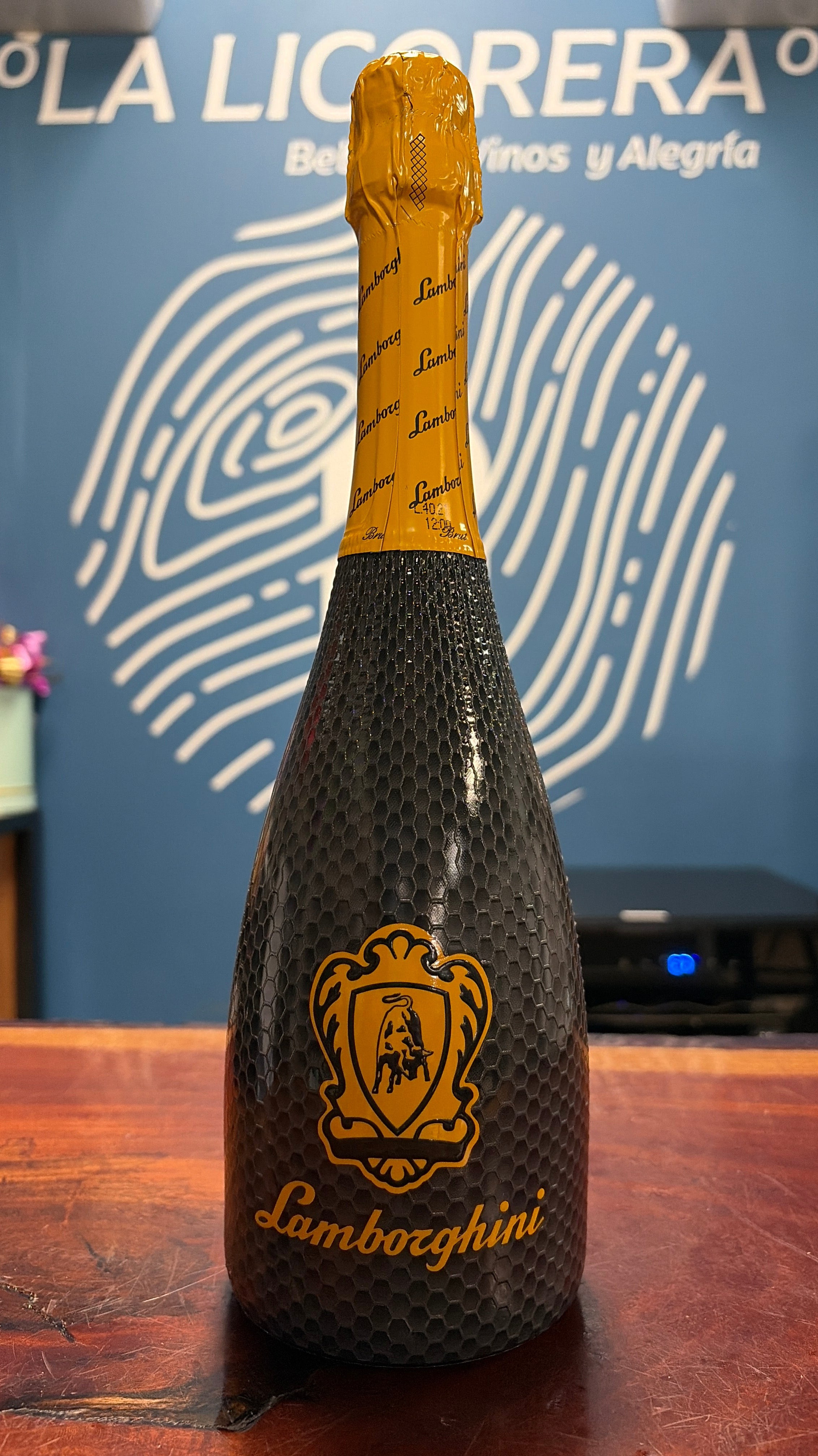 Lamborghini V12 Brut Sparkling Wine Chardonnay Pinot 750ml – La