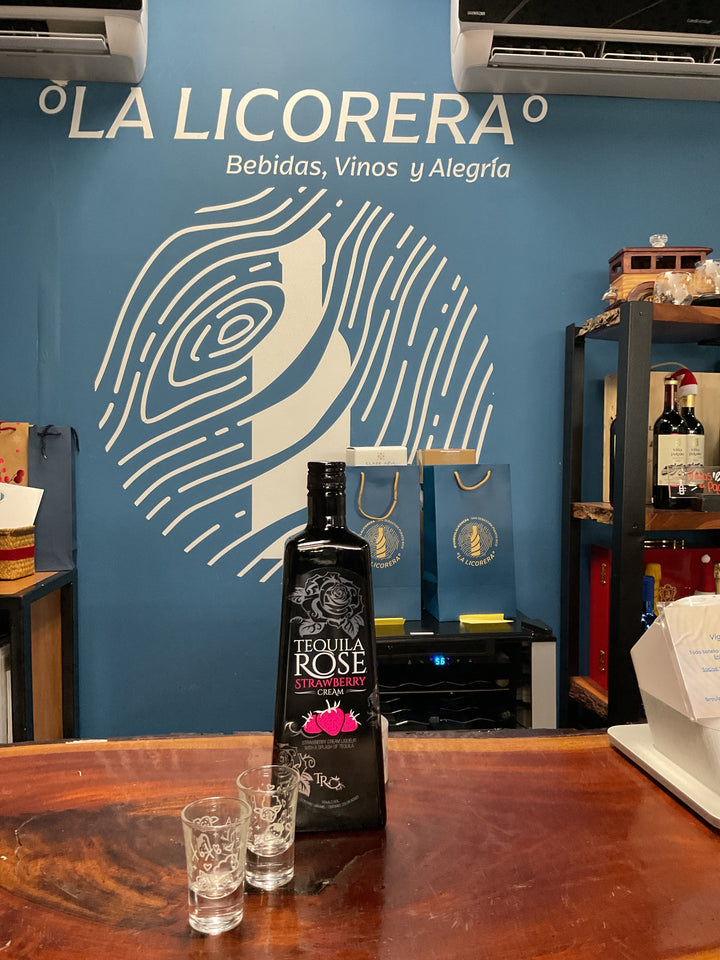Tequila Rose Gift Pack 750 ml + shot glasses