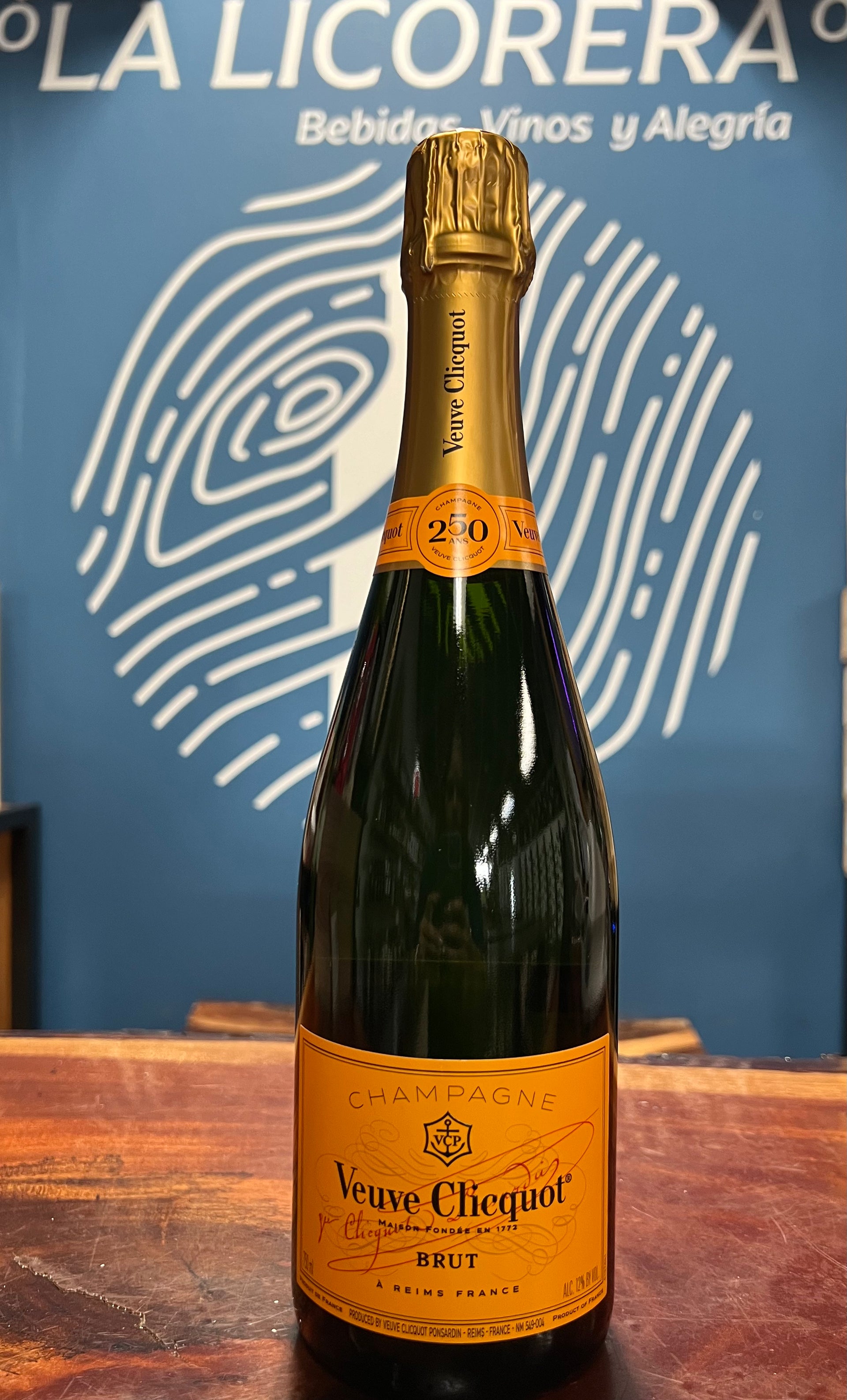 Veuve Clicquot Brut Yellow Label Champagne 750ml – La Licorera
