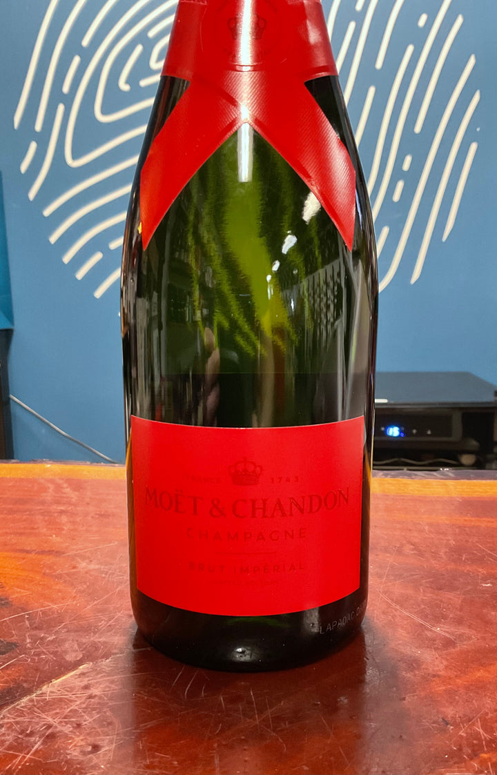 Moët & Chandon Brut Impérial Red Edition Champagne 750ml