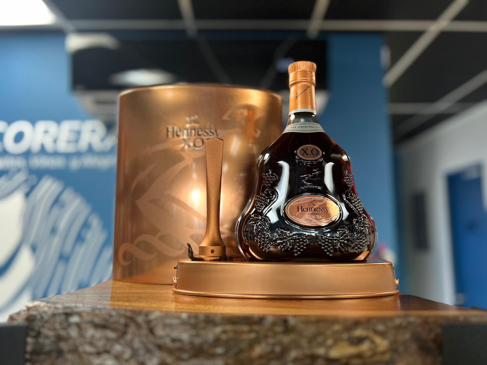 Hennessy XO Holiday Gift Set with Ice Stamp 750ml – La Licorera